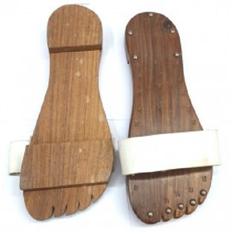 3.6m by 3m Slippers display kiosk wooden sandals booth for sale-thanhphatduhoc.com.vn